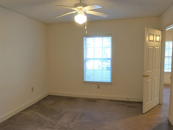 5th image of 639 Bear Dr #1
