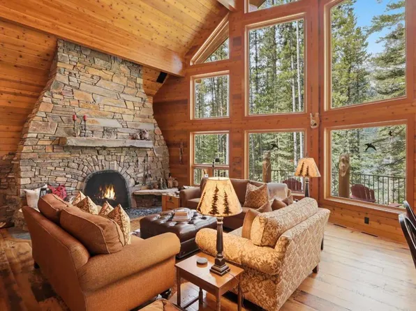 46 E Lake Shore Dr, Kananaskis, AB T1W 1A1