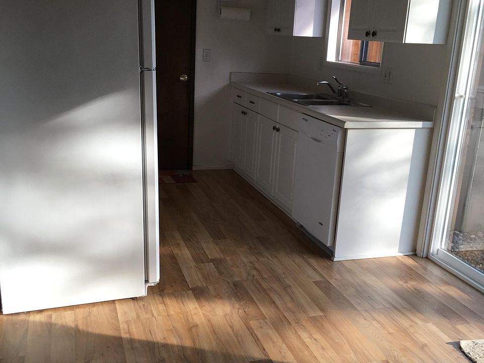 2nd image of 1980 Brewer Ave