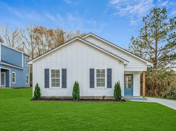 2923 Lake Park Rd, Memphis, TN 38127