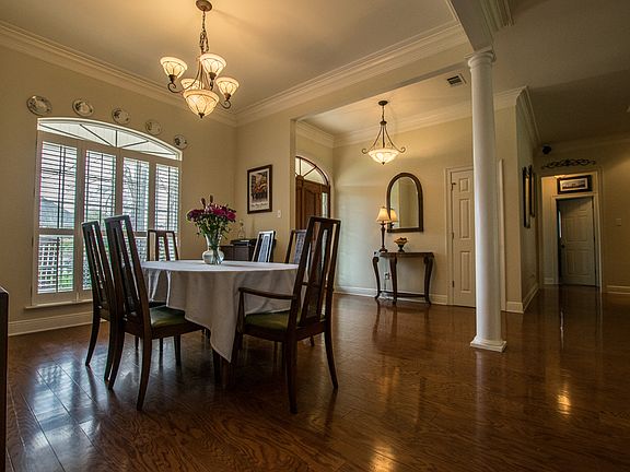 4th image of 5021 Laura Ln