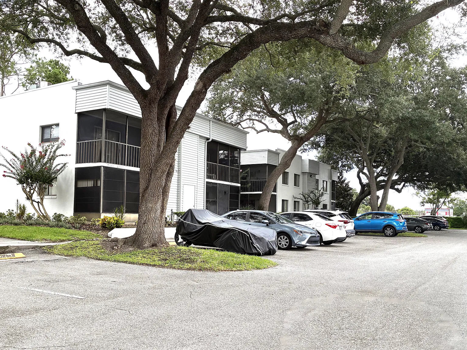 2 bed, 953 sqft, $1,575 — Photo 1