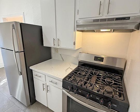 5th image of 401 N Orange Grove Ave APT 1