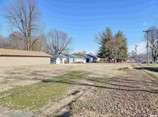 730 N Olive Rd, Flora, IL 62839