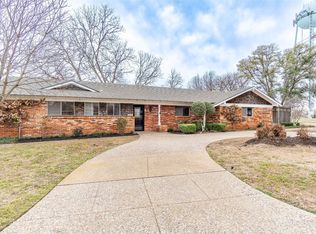 8029 Ferndale Dr, Benbrook, TX 76116