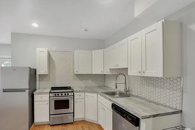 250 Sisson Ave #2 — Photo 20