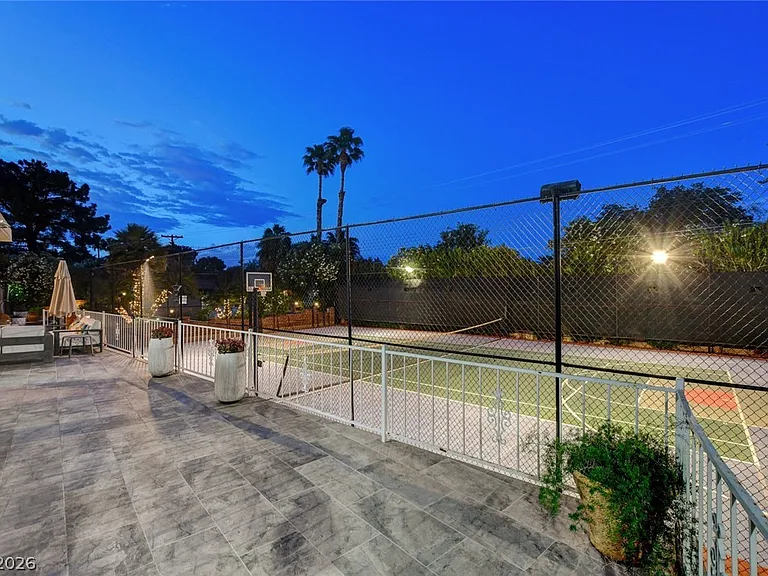 7001 Alamitos Cir — Photo 65
