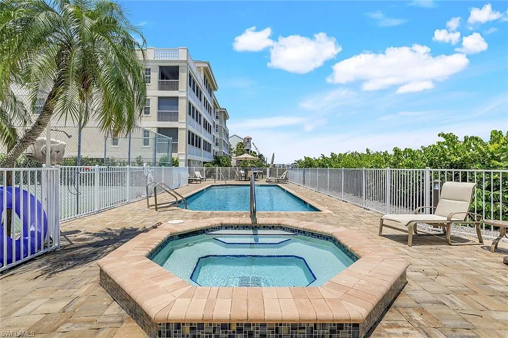 9380 Gulf Shore Dr — Photo 2