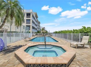 9380 Gulf Shore Dr APT 102, Naples, FL 34108