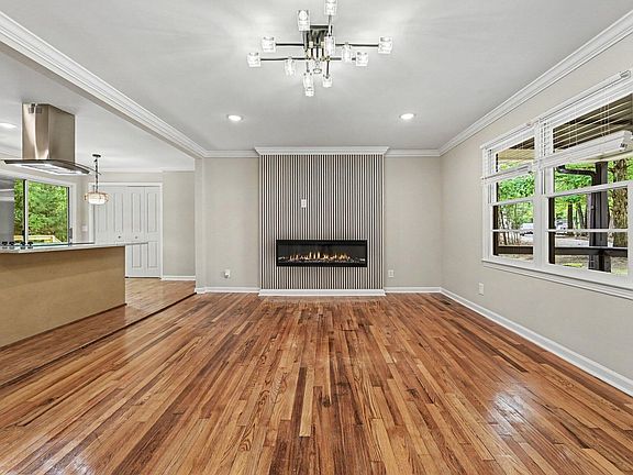 4th image of 428 Jeremiah Dr