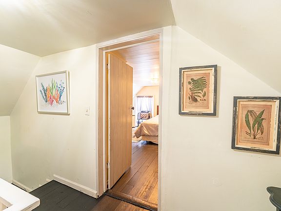 5th image of 714 E Jefferson St #3