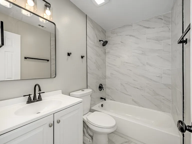 1430 Valerius St SE — Photo 18