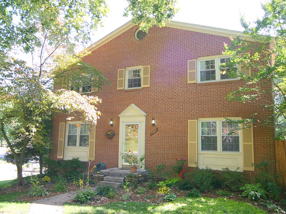 Brick Side Entry TH