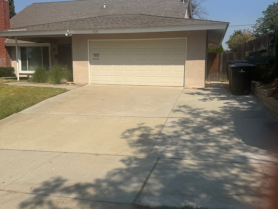 2nd image of 3205 Celeste Dr