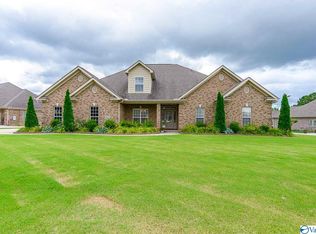 2627 Summerwind Dr SE, Decatur, AL 35603