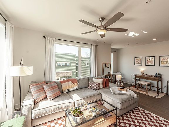 3rd image of 1041 E Trinity Ln #301