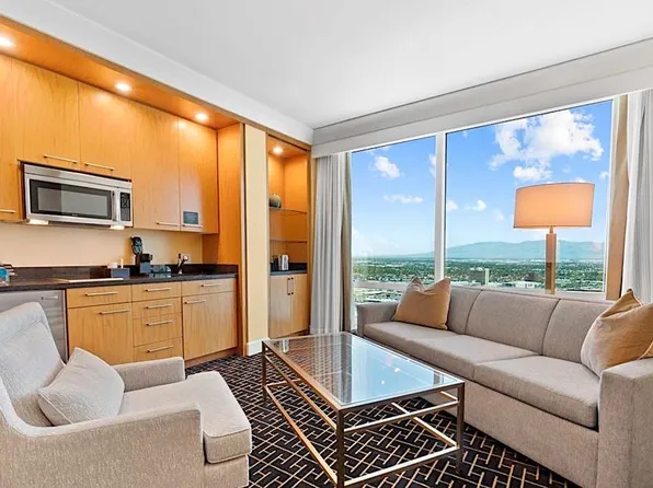 2000 N Fashion Show Dr, Las Vegas, NV