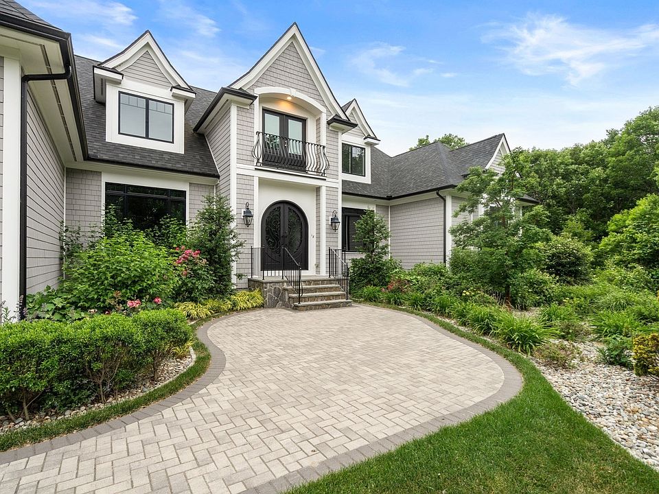 1st image of 18 Keeney Pond Rd