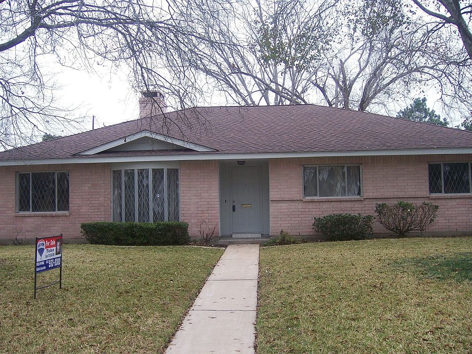 3 Bed/ 2 Bath / 2 Car Detached Garage