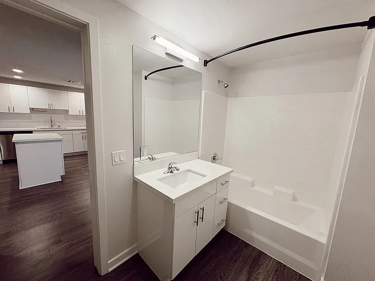 6332 Woodman Ave #5 — Photo 15