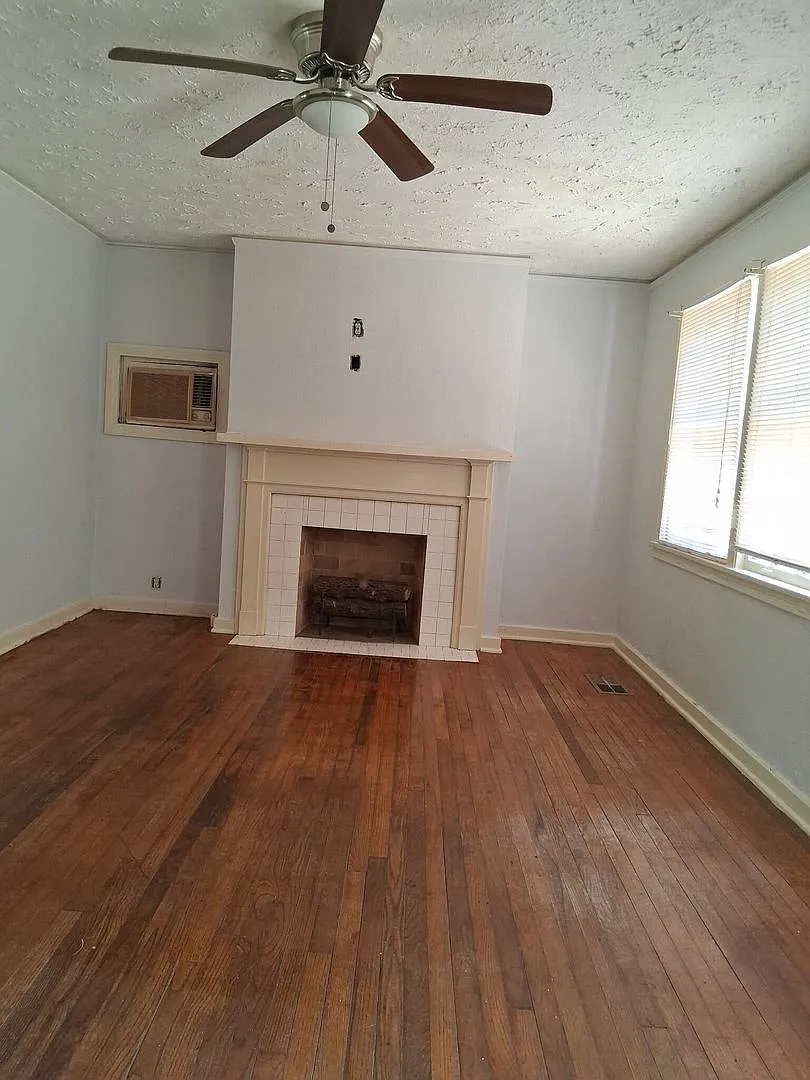 2Bed 1Bath Home — Photo 3