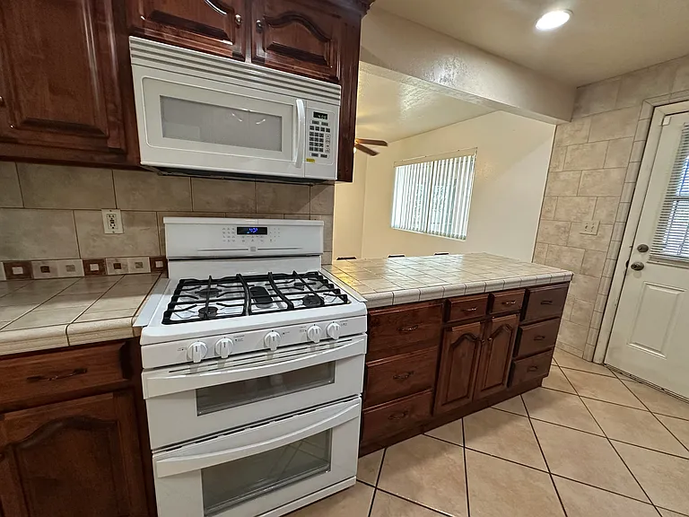 3209 S Capri Cir — Photo 21