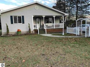 1038 Lynn St, Sumner, MI 48889