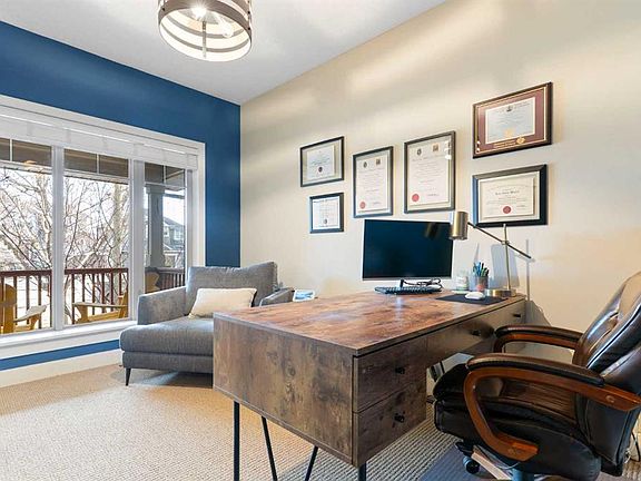 5th image of 102 Discovery Ridge Way SW