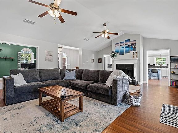 5th image of 1445 Hunters Ct N