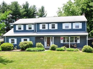 1 Tim Clark Cir, Simsbury, CT 06070