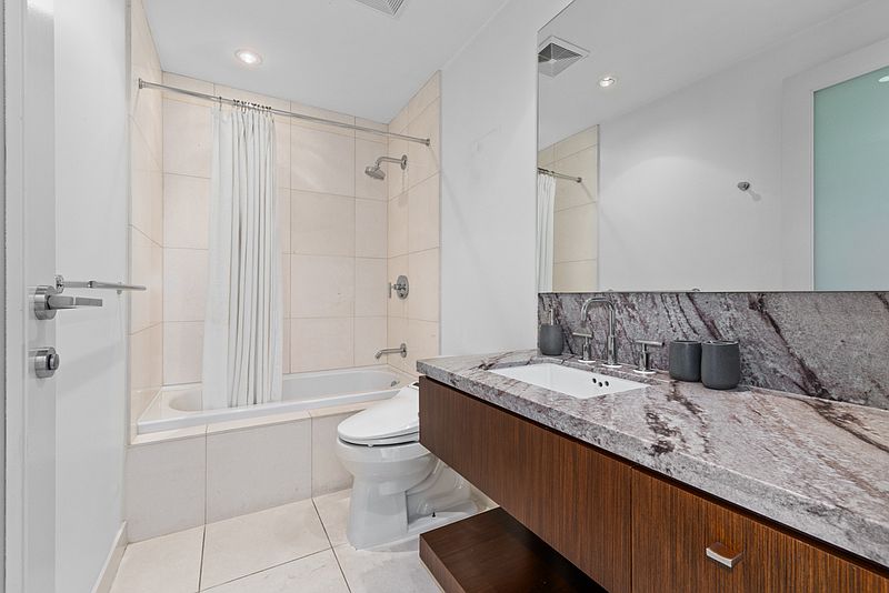Vancouver Apartment for rent - 2 Bedrooms — photo 11