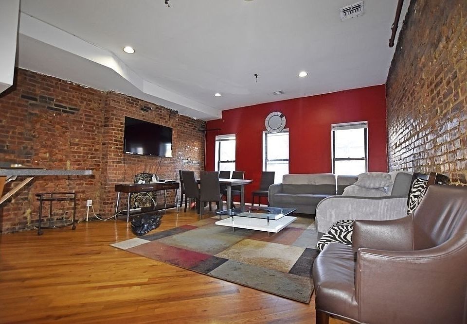 1st image of 336 E 59th St