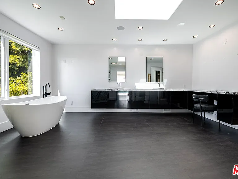 580 Chalette Dr — Photo 39
