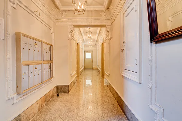 Rented by Compass | media 7