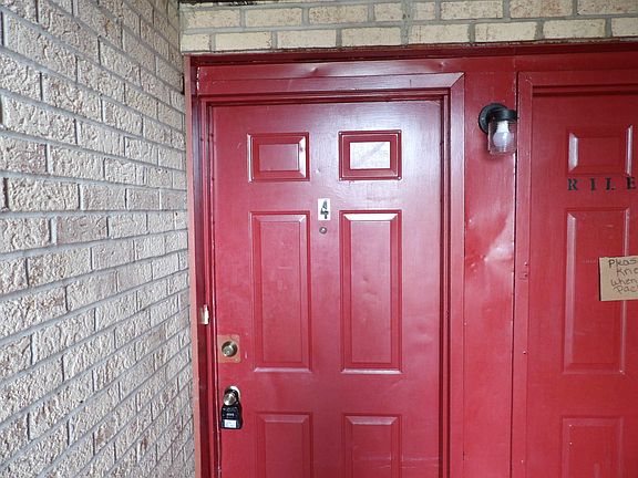 3rd image of 140 Landings Dr APT 4