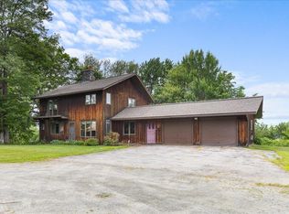 985 Slate Ledge Rd, Littleton, NH 03561