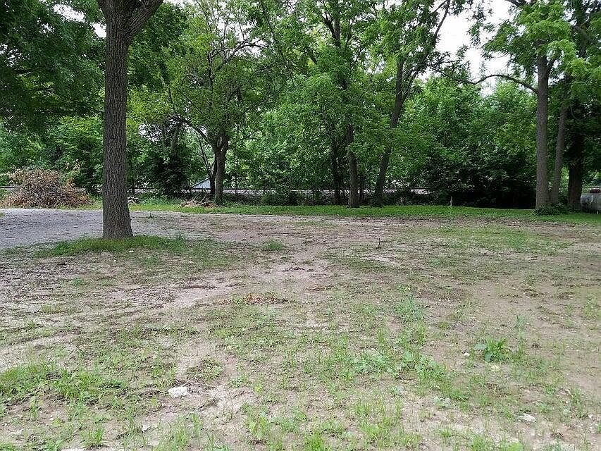 1st image of 402 W Jackson Street