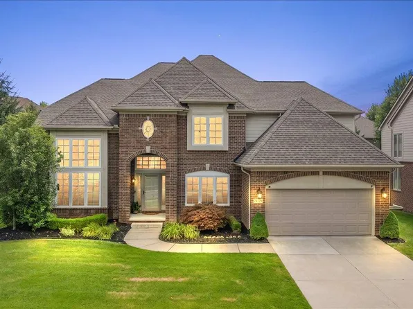 24729 Cavendish Ave E, Novi, MI 48375