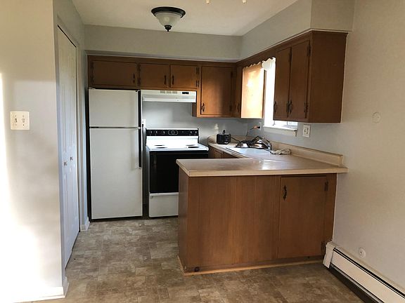 2nd image of 1630 N Pontiac Trl APT 1