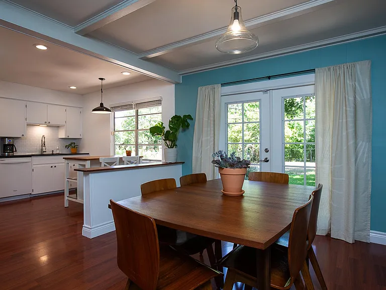 8511 Jamestown Dr — Photo 1