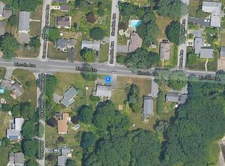 71 Lincoln Ave, Barrington, RI 02806