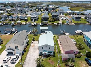 4053 4th St, Surf City, NC 28445