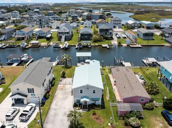 4053 4th Street, Surf City, NC 28445