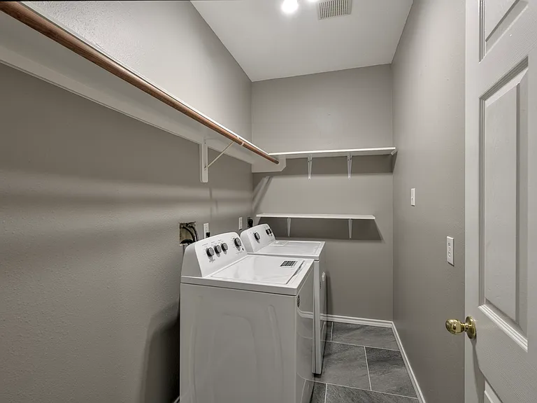 3361 Zubin Ln — Photo 6