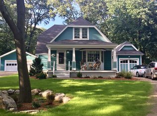 55 Lake Shore Dr, Wayland, MA 01778