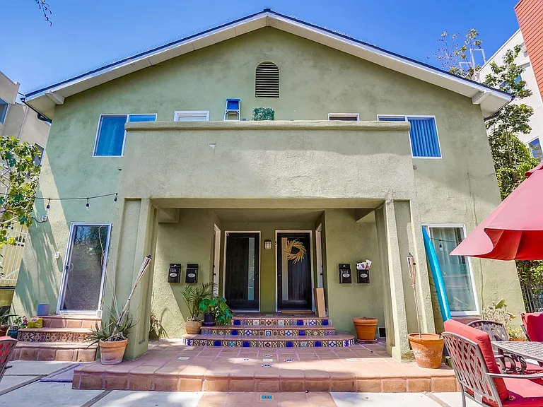1221 N Bronson Ave — Photo 8