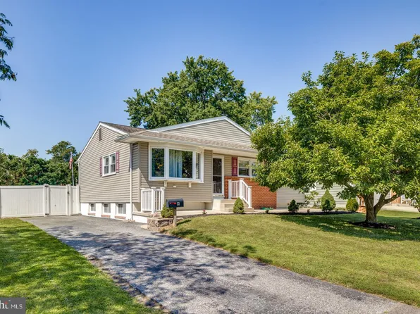 33 Sherwood Dr, Turnersville, NJ 08012