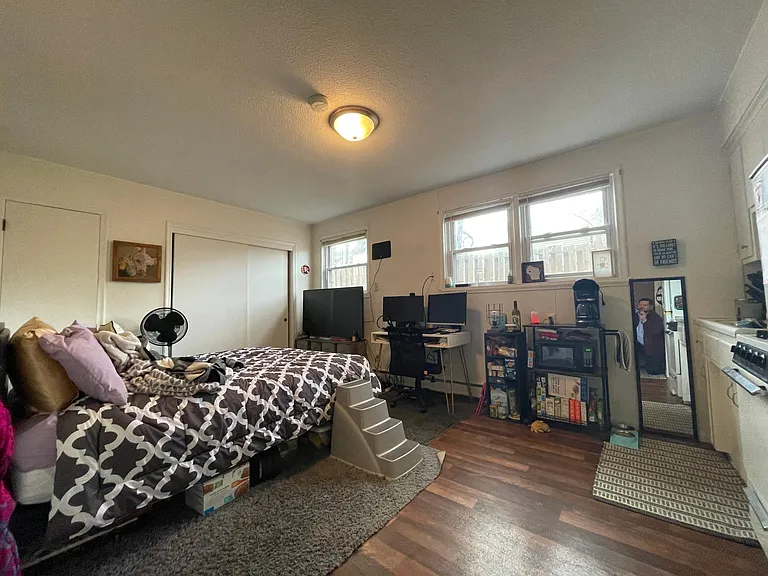 338 18th Ave NE #3 — Photo 3