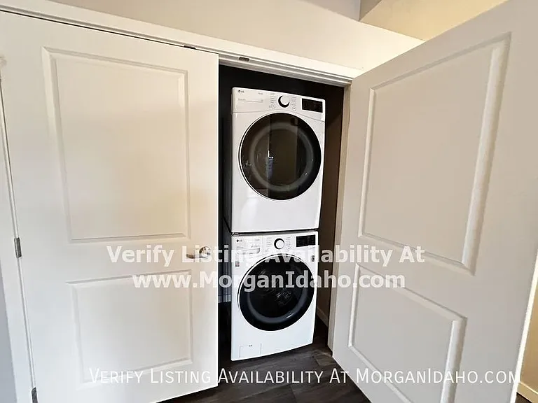 1021 S Elder St #302 — Photo 5