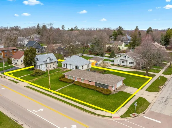 548-568 E Lincoln Ave, Hinckley, IL 60520